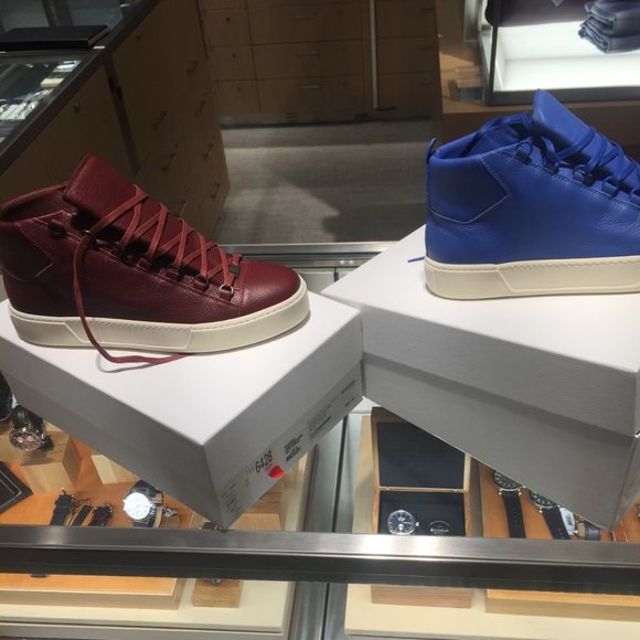Mens Balenciaga Arena high top sneakers - Picture 3 of 5